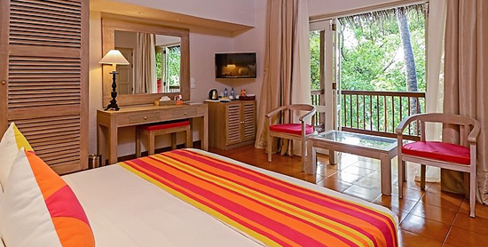 Interior de la Standard Room del Adaaran Club Rannalhi