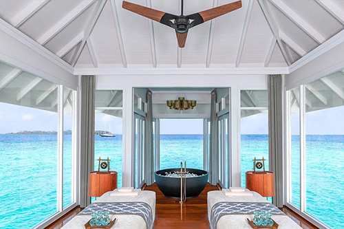 Pabellones sobre el agua del Anantara Spa