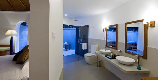 Interior de la Superior Jacuzzi Beach Villa