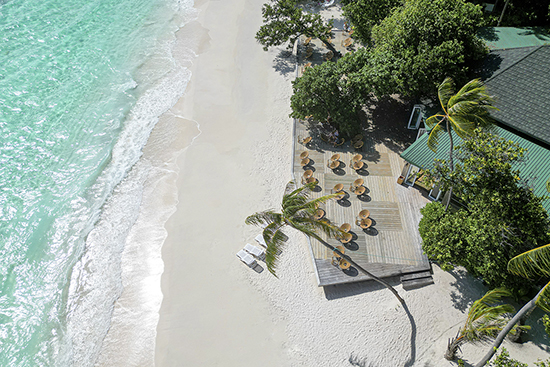 The Bluu, bar y restaurante en la playa de Malahini Kuda Bandos