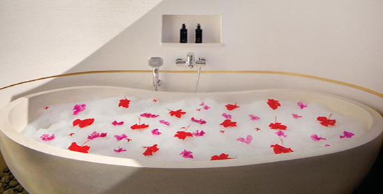 Bañera de la Beach Villa de OBLU Select at Sangeli