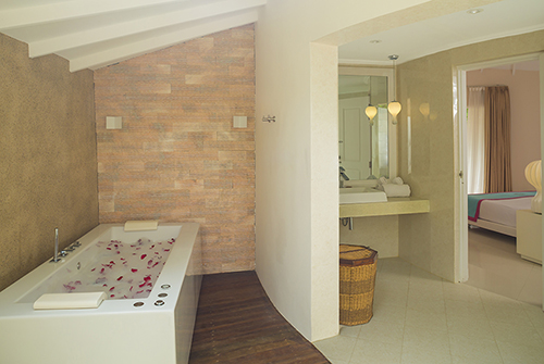 Jacuzzi Deluxe Beach Villa de Sun Siyam Vilu Reef