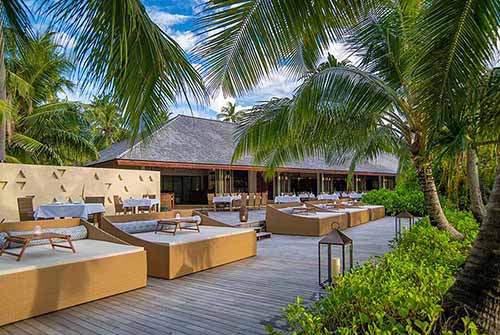Long Island, restaurante y bar al atardecer en The Residence Maldives at Dhigurah