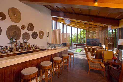 The Library Bar, lounge interior en The Residence Maldives at Falhumaafushi