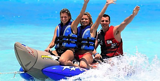 Remolque de banana en el Paradise Island Resort & Spa