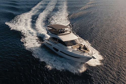 Paseo al atardecer en yate desde Waldorf Astoria Maldives Ithaafushi